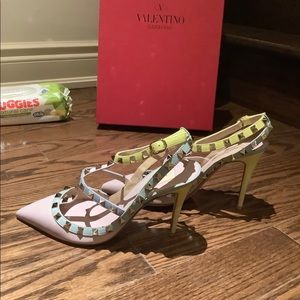 Fashion shoe, good condition, wear once inside